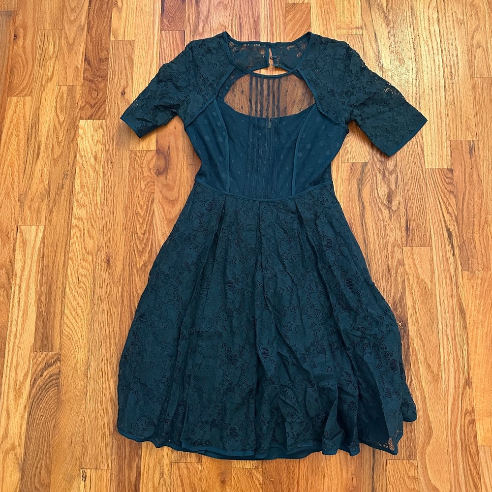 BCBGMAXAZRIA Lace Cocktail Dress – Size 0